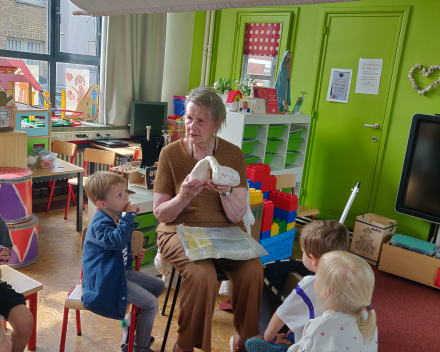 Thema kunst: mevrouw Cecile komt vertellen over haar kunstwerken!